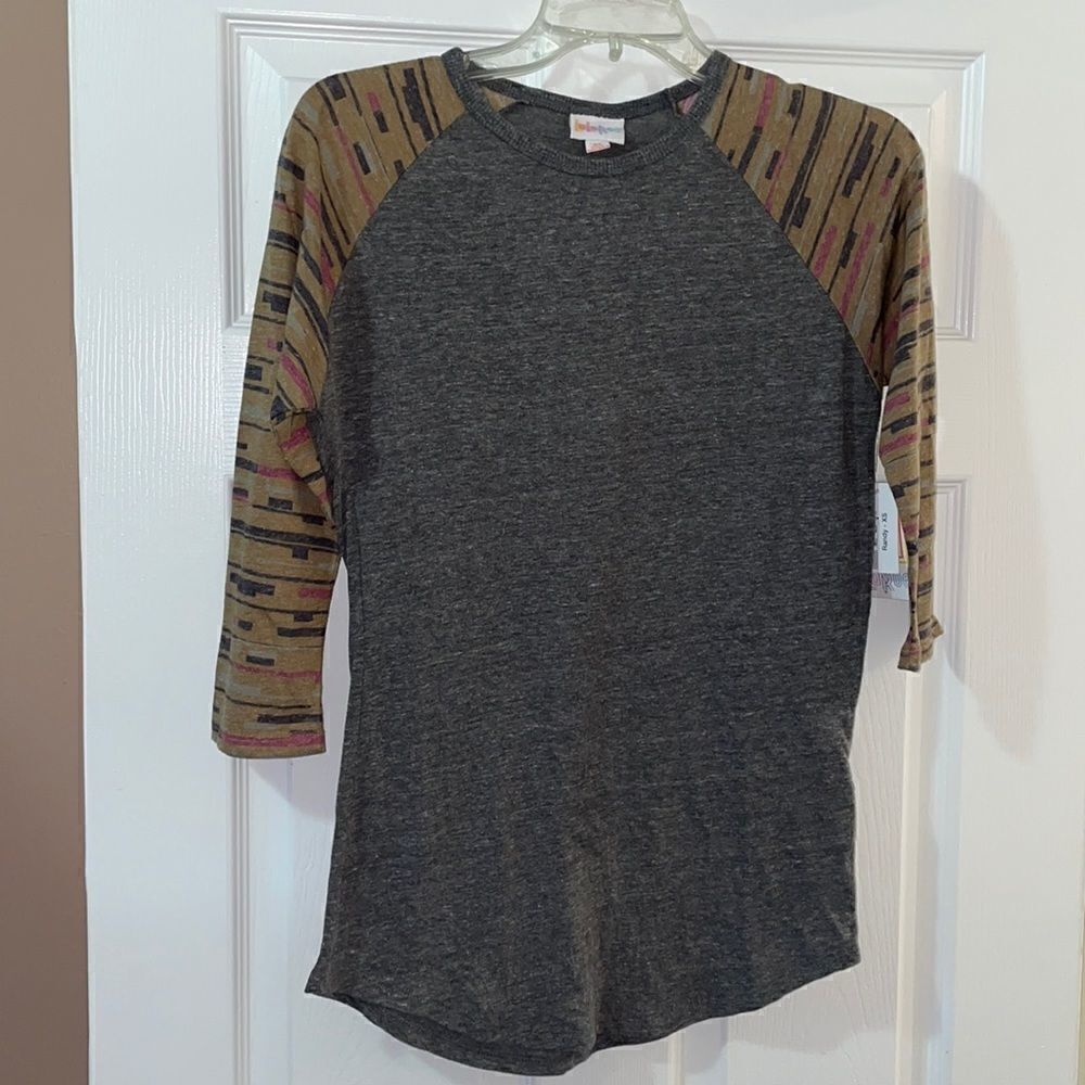 (5/$25) LuLaRoe Gray Heathered striped 3/4 raglan Top